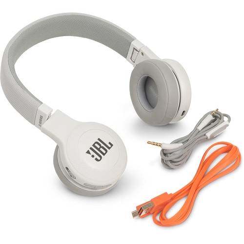 royalty lunge Peck JBL E45BT 40mm Drivers Over-Ear Wireless Headphones (White)